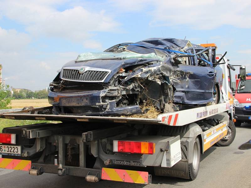 Tragická nehoda, při níž zemřela osmatřicetiletá řidička osobního auta, se stala v pondělí 18. července ráno mezi Přerovem a obcí Bochoř. Doprava zde byla na několik hodin zastavena. 