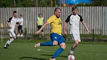 Fotbalisté FK Kozlovice (ve žlutém) proti 1. HFK Olomouc. Petr Nekuda