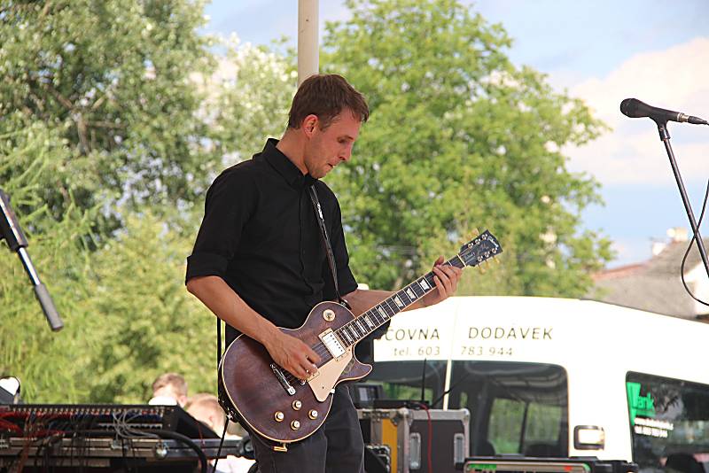 Dvanáctý ročník Dřevorockfestu navštívila celá plejáda kapel. Mezi Dymytry, Alkeholem, Dogou či Desmodem hrál i Sebastian nebo Vojta Kotek s kapelou TH!S.