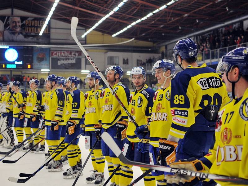 Přerovští hokejisté (ve žlutém) proti Ústí nad Labem. Milan Řehoř. 