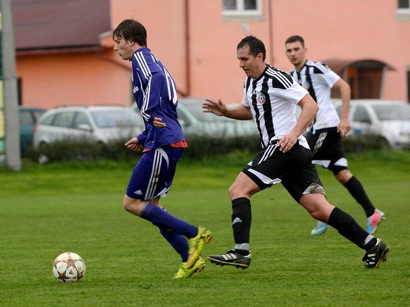 Želatovice (v pruhovaném) proti béčku Mohelnice