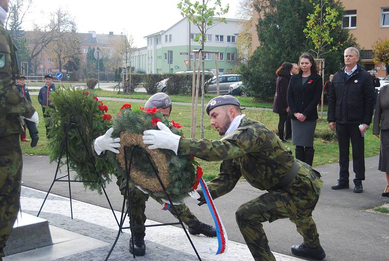 Den válečných veteránů si připomněli v neděli 11. listopadu na náměstí Františka Rasche v Přerově