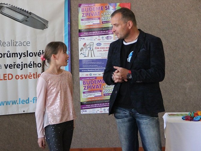 Výběrové kolo pěvecké soutěže Budeme si zpívat s Pavlem Novákem se konalo v pátek v malém sále Městského domu v Přerově. 