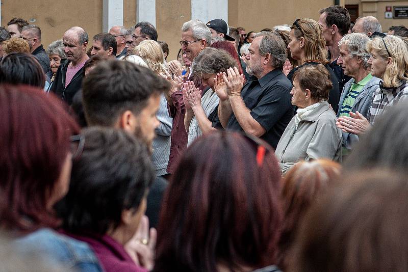 Pohřeb zpěváka Pavla Nováka v kostele sv. Vavřince v Přerově, 12. září 2022