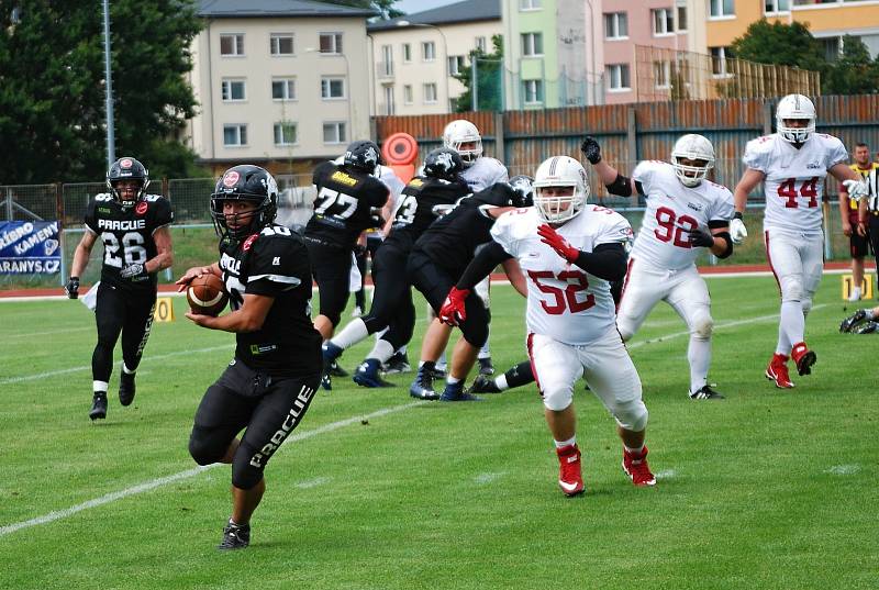 Přerovští Mamuti ve finále 2. ligy amerického fotbalu porazili Prague Black Panthers 35:0 a slavili titul.