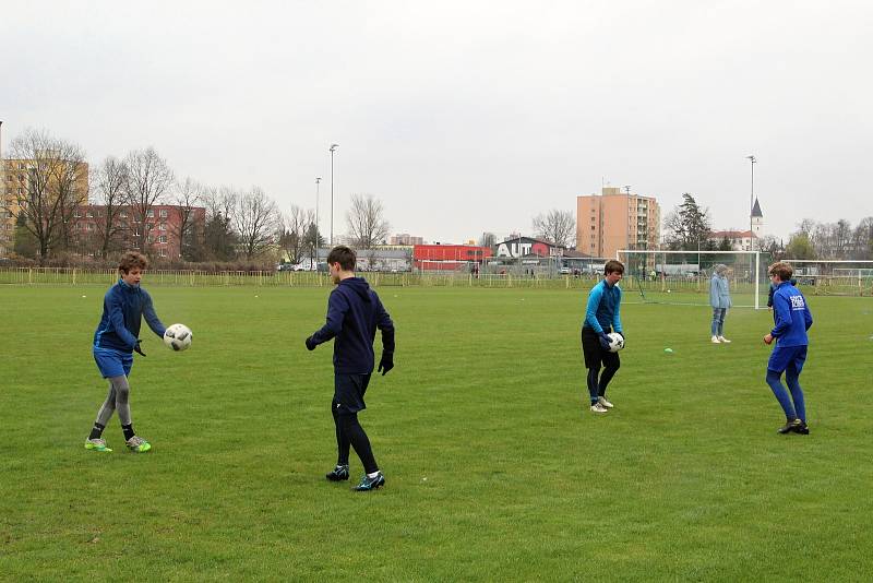 Mladí fotbalisté přerovské Viktorky se vrátili na hřiště.