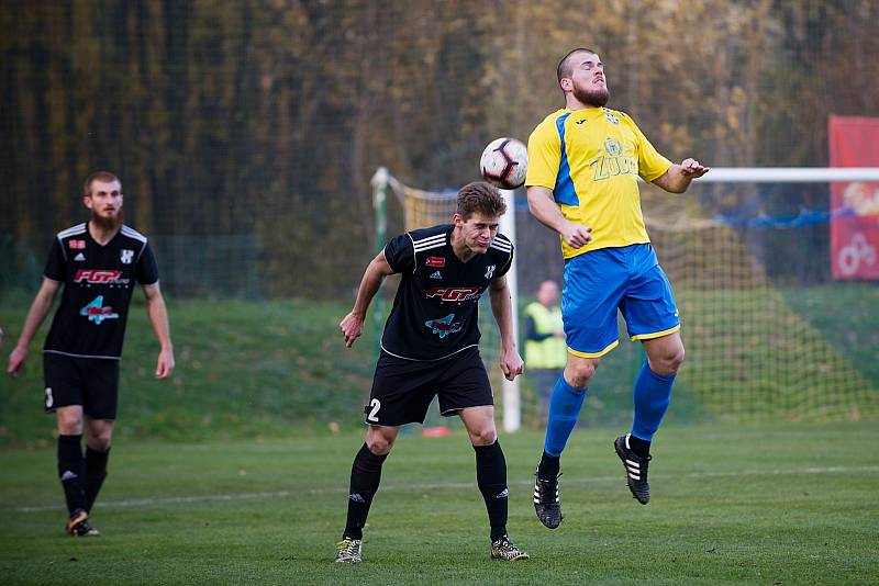Fotbalisté Kozlovice (ve žlutém) doma porazili 1. HFK Olomouc 4:0.