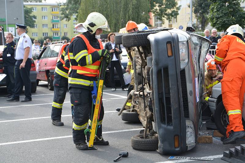 Hasičská soutěž ve vyprošťování zraněných osob z havarovaných vozidel v Přerově