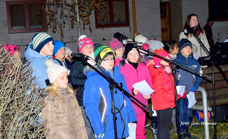 Česko zpívá koledy v Brodku u Přerova 2019