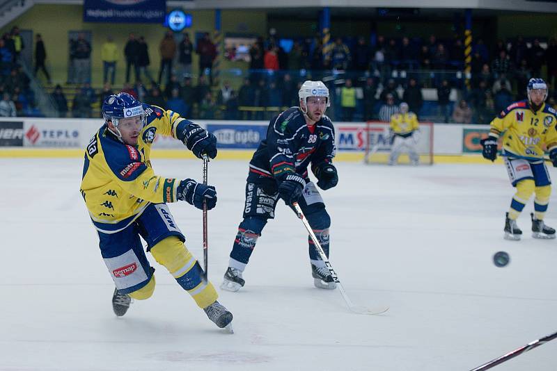 Hokejisté Přerova doma přehráli Chomutov 3:1.