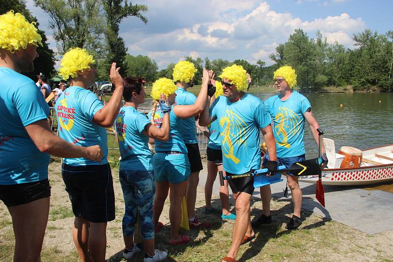 Festivalem dračích lodí ožil o víkendu areál přerovské Laguny.