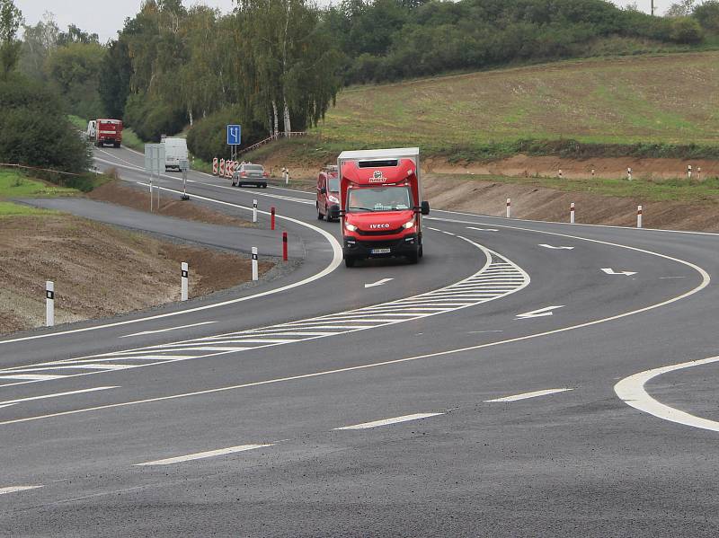 Kvůli stavbě mostu na dálnici D1 mezi Lipníkem a Přerovem je od 25. září 2017 uzavřen hlavní tah  z Přerova na Olomouc, a to v úseku od čerpací stanice MOL k autosalonu