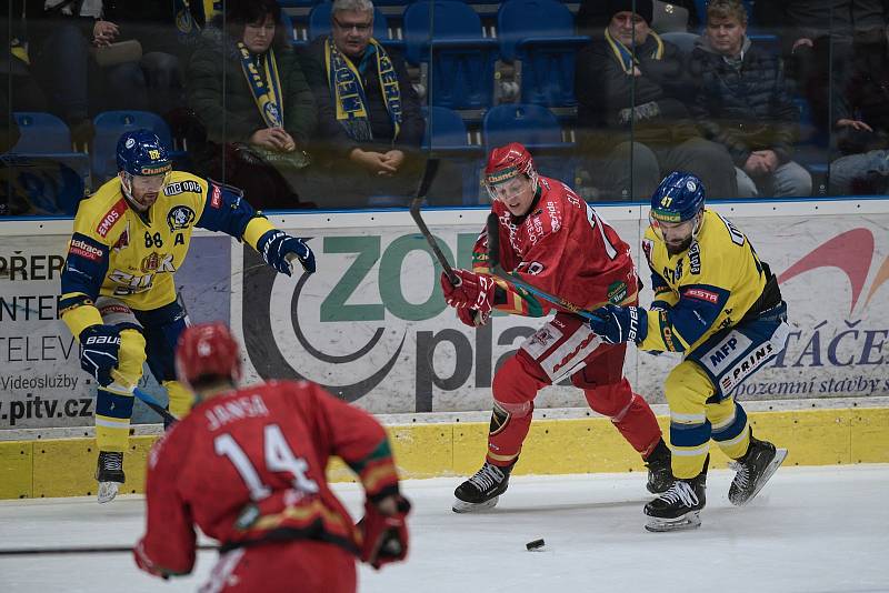 Hokejové derby mezi HC Zubr Přerov a LHK Jestřábi Prostějov 30. listopadu 2022 v Přerově.