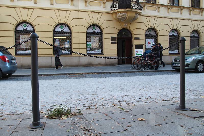 Kratochvílova ulice v Přerově je po měsících zoufalství řidičů konečně průjezdná.