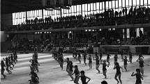 Jak šel čas na přerovském zimním stadionu. Spartakiáda v roce 1975.