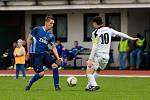 Fotbalisté Přerova (v modrém) v derby proti FC Želatovice (1:0).