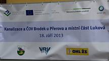 V Brodku u Přerova oslavili hotovou kanalizaci a čističku. Pracovali na tom od roku 2009, investice přišla na necelých 150 milionů korun.