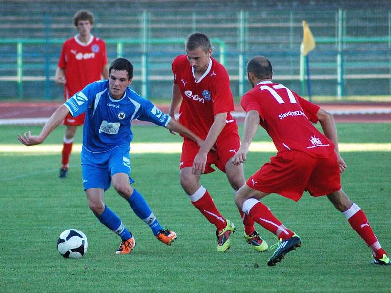 Fotbalisté Přerova (v modrém) proti Polné