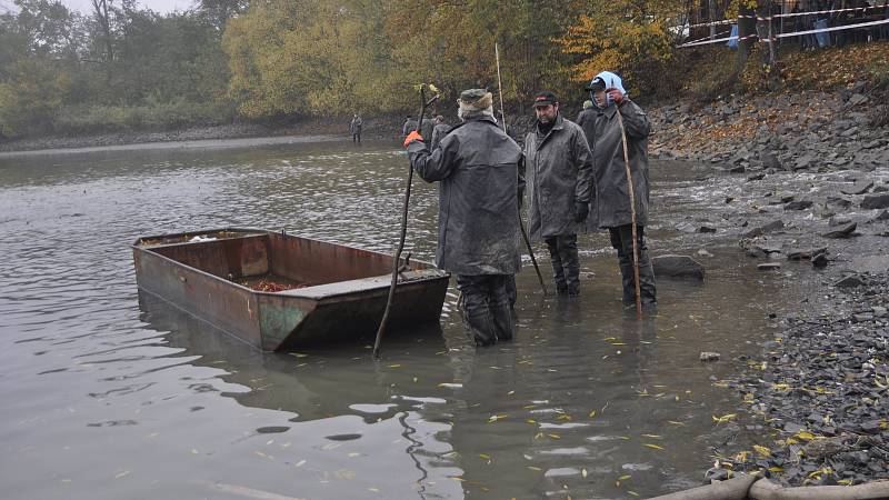 Výlov Hradeckého rybníka v Tovačově