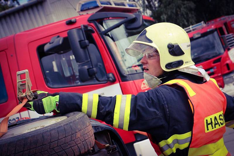 Krajské klání hasičů ve vyprošťování v Lipníku nad Bečvou