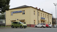 Úprav by se mohlo v budoucnu dočkat okolí nádraží v Lipníku nad Bečvou (na snímku).
