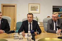 Výši nájemného na Vysoké škole logistiky v Přerově vysvětloval na úterní tiskové konferenci primátor města Petr Vrána (ANO).