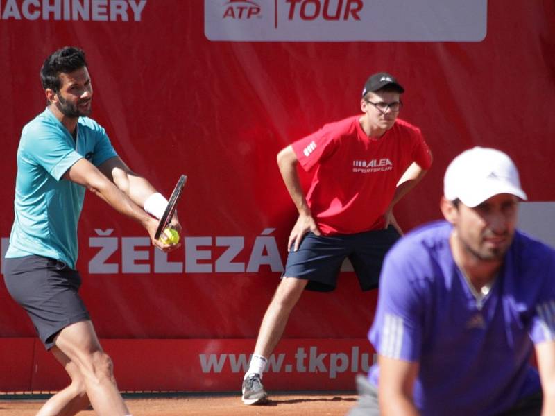 Do finále čtyřhry se na prostějovském challengeru probojovala rakouská dvojice Julian Knowle s Philippem Oswaldem proti Polákovi Mateuszovi Kowalczykovi a Igorovi Zelenayemu ze Slovenska.