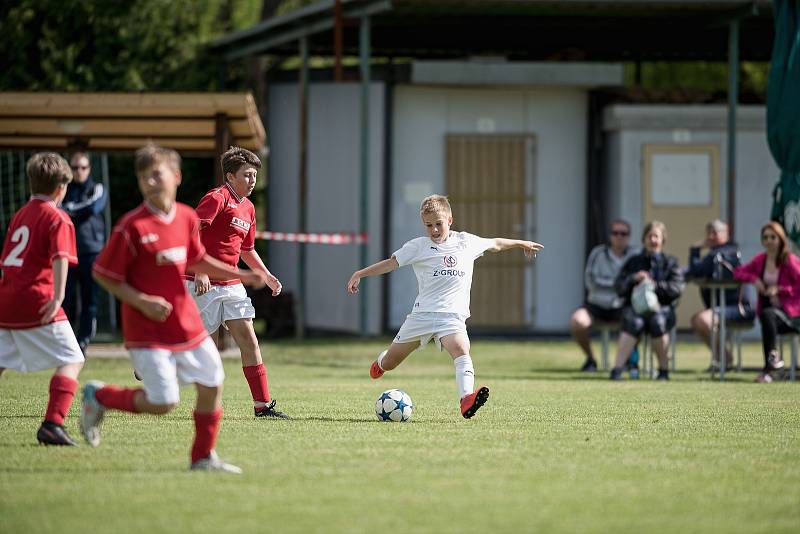 Žákovský memoriál v Želatovicích. FC Slovácko (v bílém) - FC Želatovice