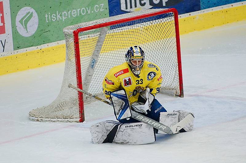 Hokejisté Přerova (ve žlutém) proti Prostějovu (4:2).