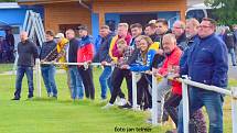 Fotbalisté Šternberka (ve žlutém) vyhráli v Brodku u Přerova 2:1.