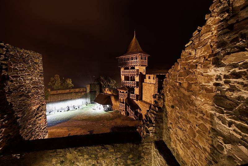 Palác žije zrakem: noční prohlídka s videomappingem na hradě Helfštýn, 30. července 2022