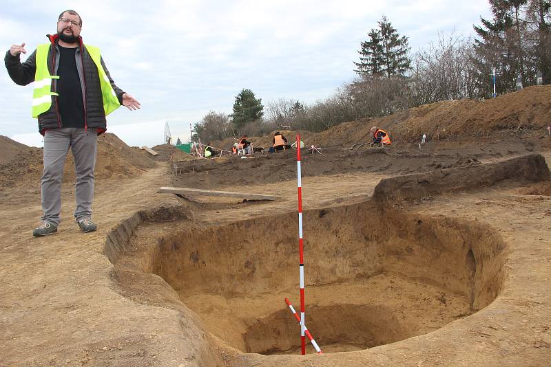 Duben 2018. Archeologové začali detailně prozkoumávat lokalitu Malé Předmostí, kudy vede trasa budoucí dálnice D1 z Říkovic do Přerova. Narazili na pozůstatky keltského osídlení.