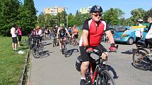 V Přerově se v sobotu opřeli do pedálů účastníci tradičního zahájení cyklostezky Bečva. Letos byl start u sportovní haly u tenisových kurtů.