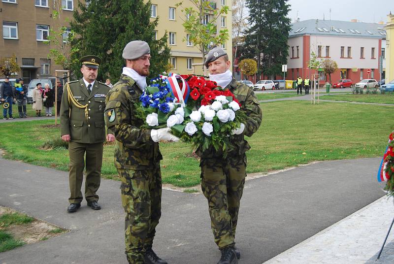 Den válečných veteránů si připomněli v neděli 11. listopadu na náměstí Františka Rasche v Přerově