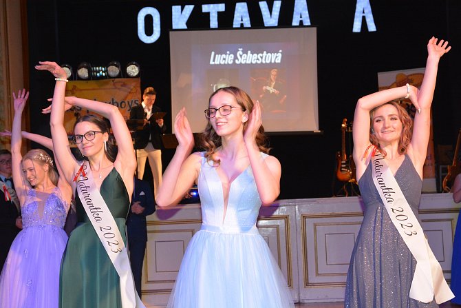 Stužkovací ples si užili v pátek večer studenti Oktávy A Gymnázia Jakuba Škody v Přerově.