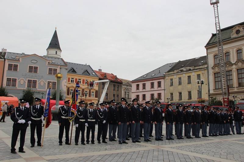 Oslavy přerovských hasičů na na náměstí T. G. Masaryka