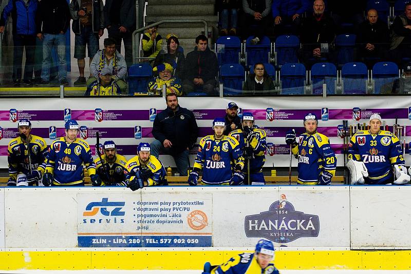 Hokejisté Přerova (v modrém) proti Ústí nad Labem (7:4).