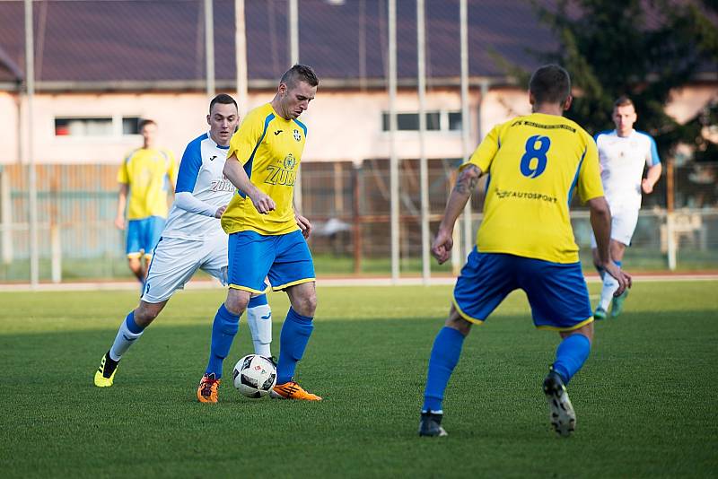 Fotbalové derby mezi domácím Přerovem a Kozlovicemi ovládla 2:1 Viktorka. Foto: Deník/Jan Pořízek