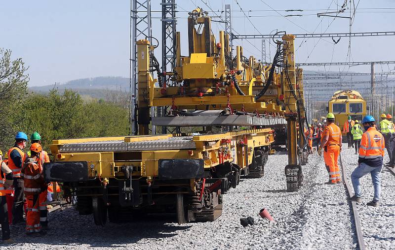 Modernizace železniční trati u Prosenic, instalace unikátní výhybky umožní zvýšení rychlosti vlaků až na 160 km/h