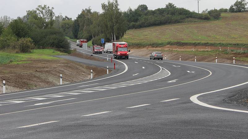 Kvůli stavbě mostu na dálnici D1 mezi Lipníkem a Přerovem je od 25. září 2017 uzavřen hlavní tah  z Přerova na Olomouc, a to v úseku od čerpací stanice MOL k autosalonu