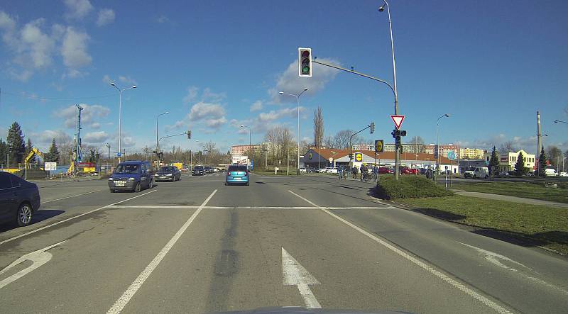 Dopravní situace na křižovatce Velká Dlážka - Polní v Přerově