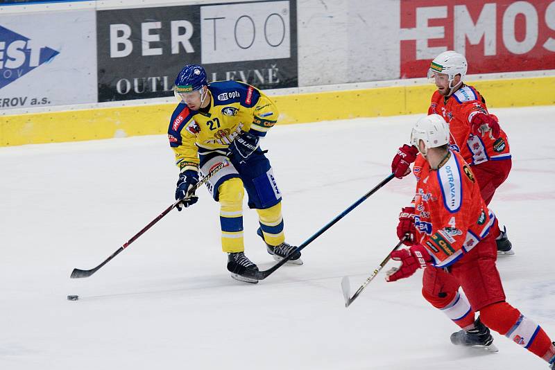 Hokejisté Přerova (ve žlutém) v prvním utkání druhé části Chance ligy proti Porubě.