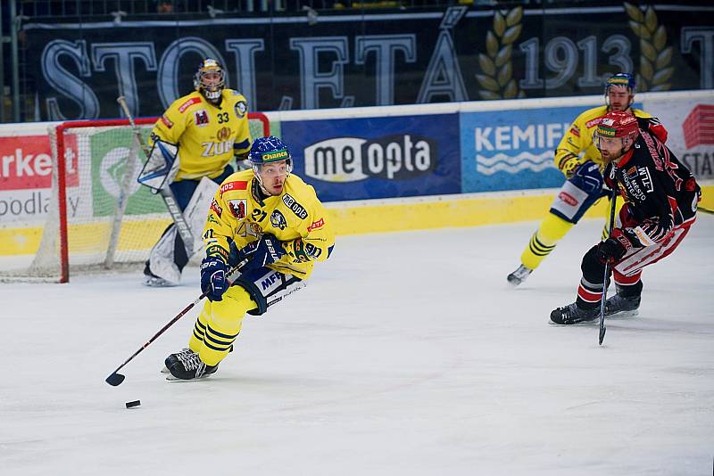 Hokejisté Přerova (ve žlutém) proti Prostějovu (4:2).