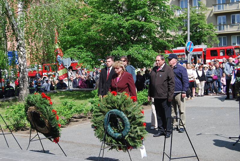 Oslavy výročí konce druhé světové války v Želatovské ulici v Přerově