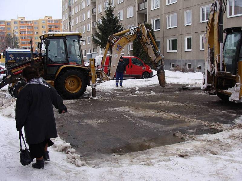 Závada na vodovodním potrubí u sídliště Kopaniny