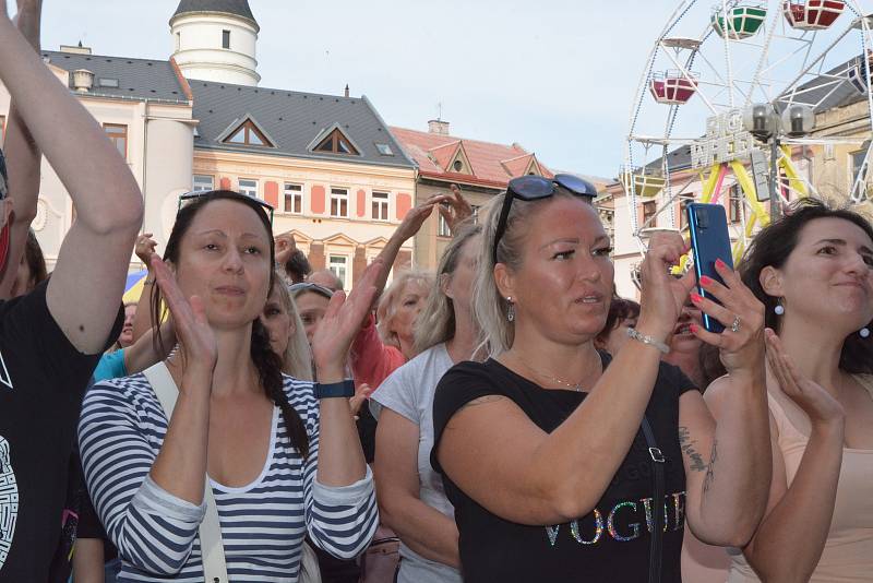 O závěrečný koncert letošních Svatovavřineckých hodů v Přerově se postarala v neděli vpodvečer známá česká skupina Argema, která zahrála své největší hity. Na Masarykovo náměstí dorazily tisíce lidí