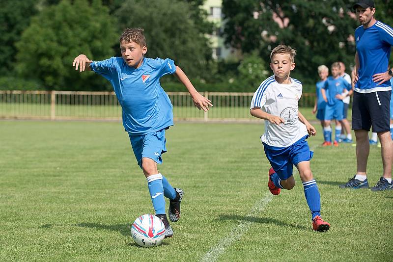 O pohár 1. FC Viktorie Přerov a ZŠ Za mlýnem bojovalo v Přerově 32 elitních družstev starších přípravek z celé republiky.