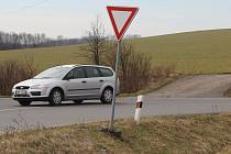 Křižovatka u Želatovic je nebezpečná, upozorňují řidiči.