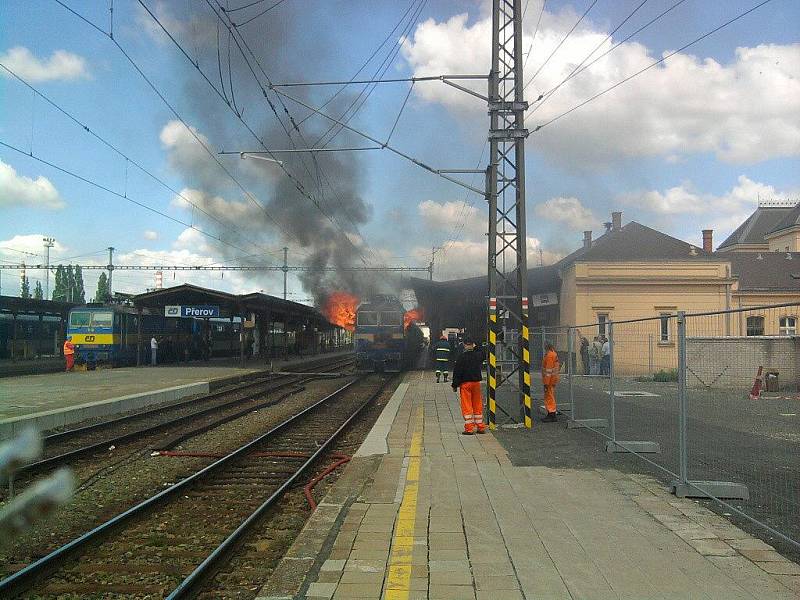 Požár lokomotivy na nádraží v Přerově