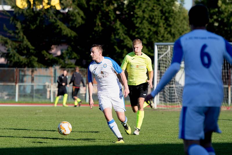 Fotbalisté Přerova (v bílém) proti Skašticím.